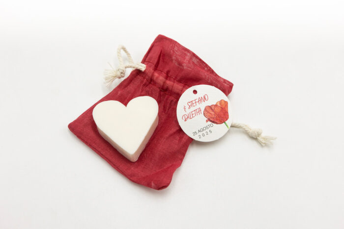 Sacchetto cotone rosso con sapone cuore