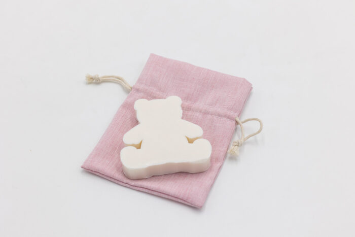 Sacchetto cotone rosa con sapone orsetto