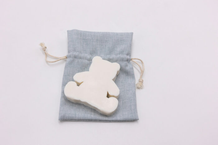 Sacchetto cotone celeste con sapone orsetto